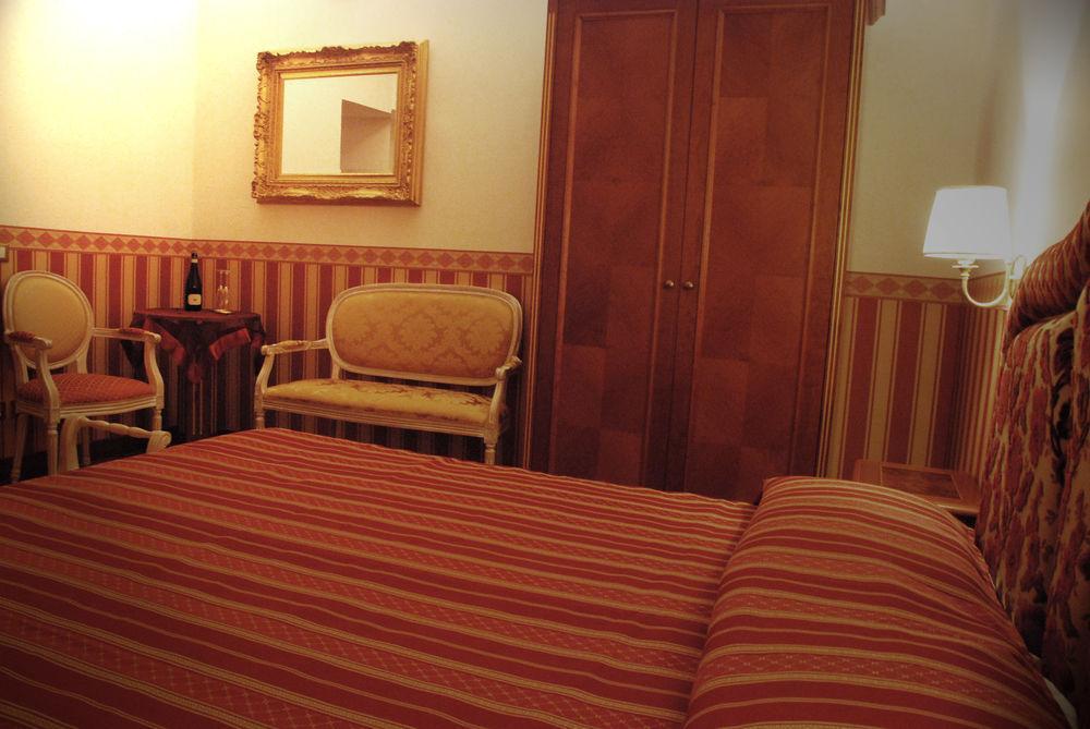 บาร์เบรินี สวีท Hotel โรม ภายนอก รูปภาพ