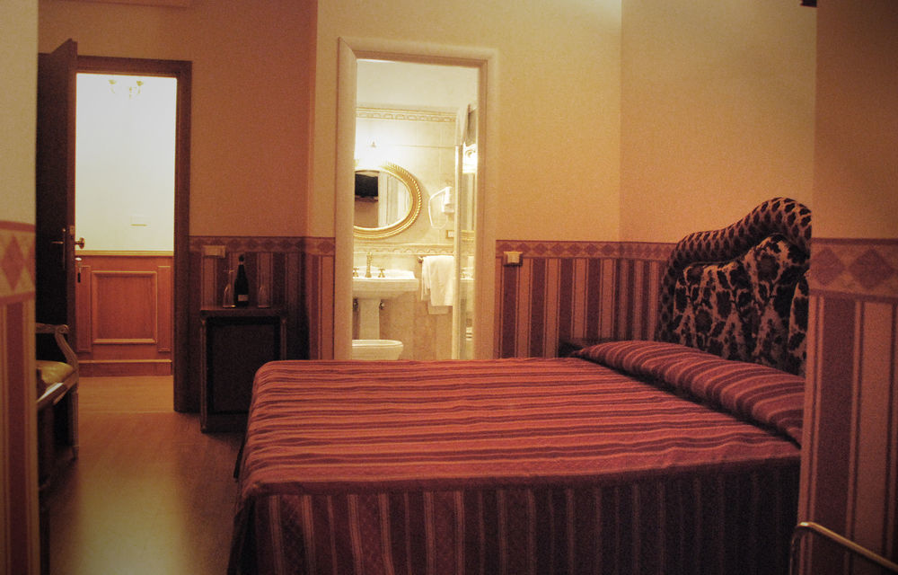 บาร์เบรินี สวีท Hotel โรม ภายนอก รูปภาพ